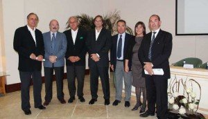 Miembros de la junta directiva y representantes públicos web.
