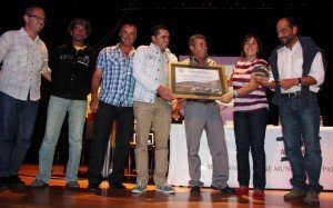 Junto a este colectivo fueron reconocidos los proyectos “Arboretum de Panes” de Asturias y de “Biomasa” del Ayuntamiento de Almonte. La alcaldesa de Yaiza expuso la actividad sostenible de los camelleros en el Parque Nacional.