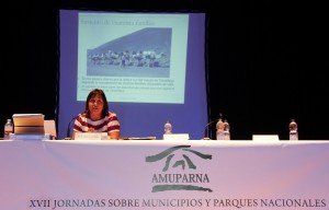 La alcaldesa de Yaiza expuso la actividad sostenible de los camelleros. (1000x642)