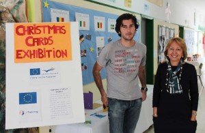 Los niños comparten costumbres y experiencias a través de este proyecto de la Unión Europea que incluye tarjetas de papel, digitales y vídeos.