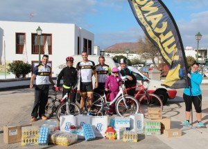 Los deportistas se unen a la campaña del Ayuntamiento de Yaiza. 