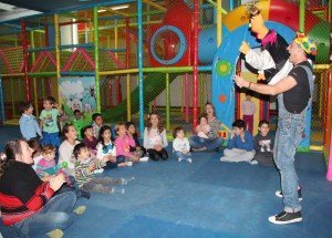 La Asociación que atiende a niños con discapacidades destaca la cooperación de vecinos, empresas y Ayuntamiento en las distintas actividades solidarias.