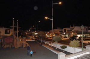 Iluminación en zonas peatonales y parque infantil
