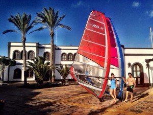 La deportista sevillana decidió desplazarse a Playa Blanca por recomendación de los regatistas olímpicos Iker Martínez y Xabi Fernández.
