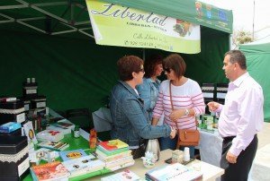 Escritores y organización destacan el trabajo de los libreros.
