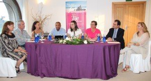 Veinticinco chicas participan en el clinic dirigido por dos monitores franceses de prestigio internacional que organiza el Club Isla Lanzarote con el apoyo del Cabildo, Arrecife y Yaiza.