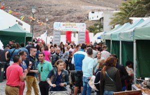 El público disfruta de la primera edición del Encuentro Gastronómico durante las Fiestas de San Marcial.