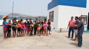 El concejal Rafael Tavío entregó diplomas a los chicos que hicieron el cursillo de vela ligera.