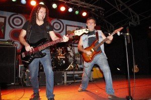 Apertura del concierto por Boulevard. 