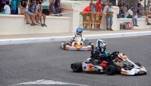Una veintena de pilotos y mecánicos, exhibiendo ocho coches de rally y  siete karts, comparten su pasión con el pueblo sureño. 