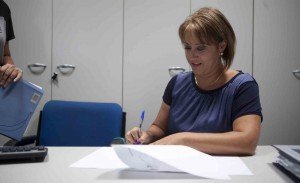 La alcaldesa, Gladys Acuña, subraya que “el Ayuntamiento cumple su compromiso de estar al día con las becas y subvenciones deportivas”. 