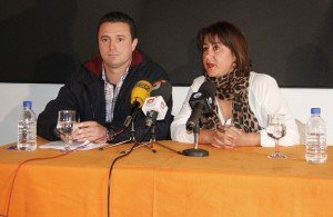 Óscar Noda garantiza que el Ayuntamiento adoptará medidas para paliar los efectos de la subida de los valores catastrales impuesta por el Ministerio de Hacienda. Yaiza precisa que desde el año 98 Hacienda no revisaba las ponencias de valores del municipio.