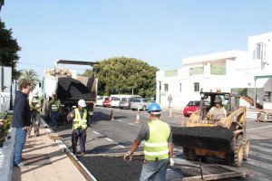  El Ayuntamiento ejecuta la primera fase de instalación de pasos de peatones sobreelevados y reductores de velocidad en núcleos urbanos. 