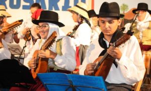 Una veintena de propuestas combina música, baile, manualidades, idiomas y talleres de escritura y pintura, entre otras.