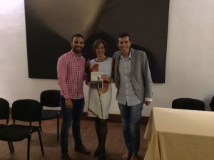 el-autor-con-pepa-gonzalez-y-el-concejal-daniel-medina-copia